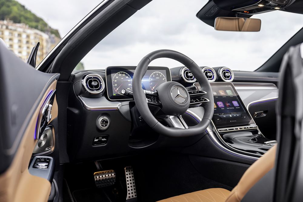 La Mercedes-Benz CLE Cabriolet capitalise sur le plaisir de rouler « à ciel ouvert » à tout moment de l'année