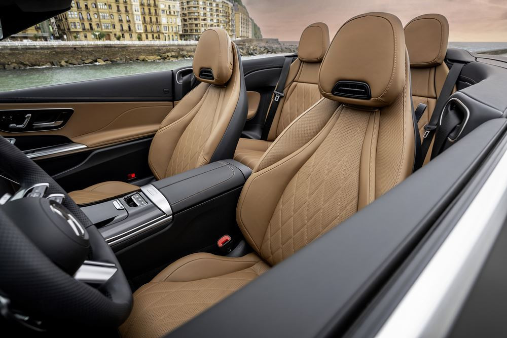 La Mercedes-Benz CLE Cabriolet capitalise sur le plaisir de rouler « à ciel ouvert » à tout moment de l'année