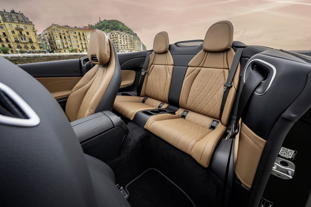La Mercedes-Benz CLE Cabriolet capitalise sur le plaisir de rouler « à ciel ouvert » à tout moment de l'année