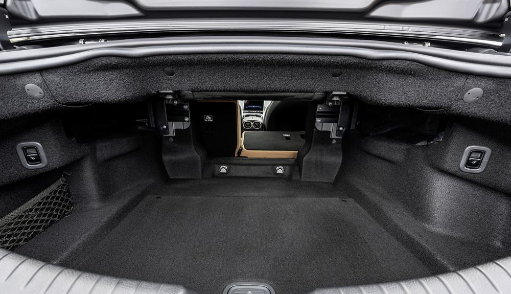 La Mercedes-Benz CLE Cabriolet capitalise sur le plaisir de rouler « à ciel ouvert » à tout moment de l'année