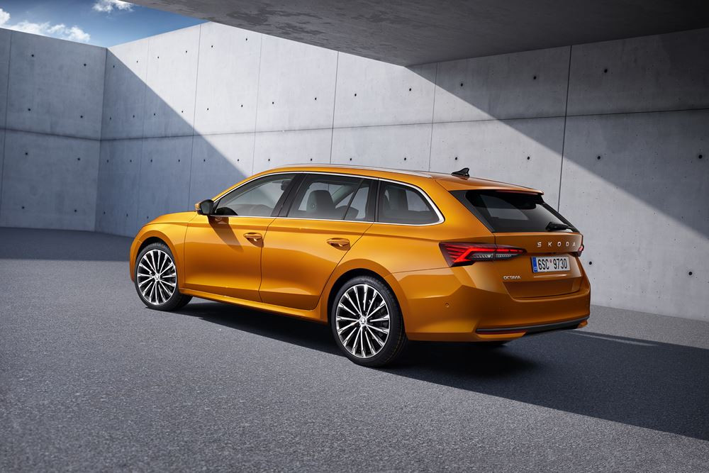 La quatrième génération moderne de la Skoda Octavia Combi bénéficie d'une mise à jour