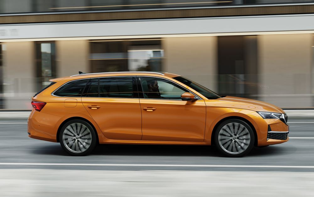 La quatrième génération moderne de la Skoda Octavia Combi bénéficie d'une mise à jour