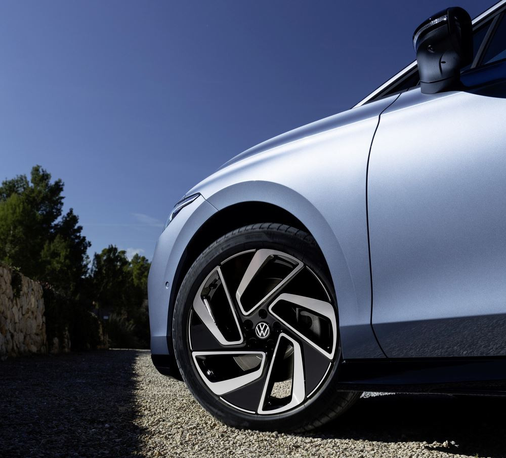 Le grand break électrique Volkswagen ID.7 Tourer vise une autonomie jusqu'à 685 km