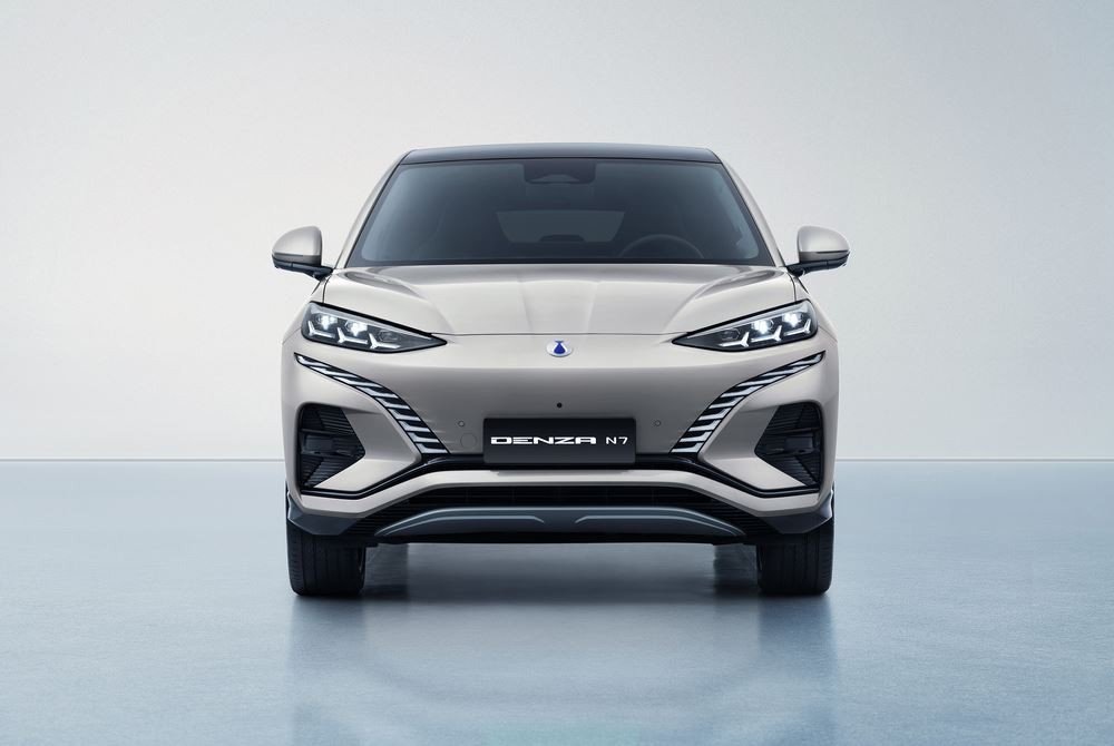 Le SUV Coupé électrique à transmission intégrale Denza N7 affiche une esthétique épurée