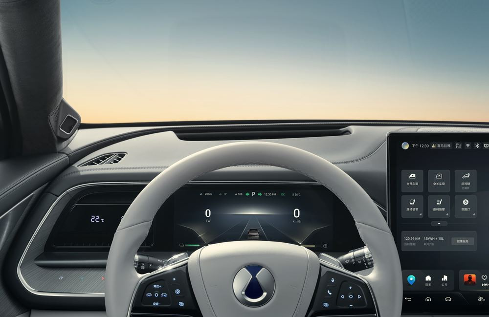 Le SUV Coupé électrique à transmission intégrale Denza N7 affiche une esthétique épurée