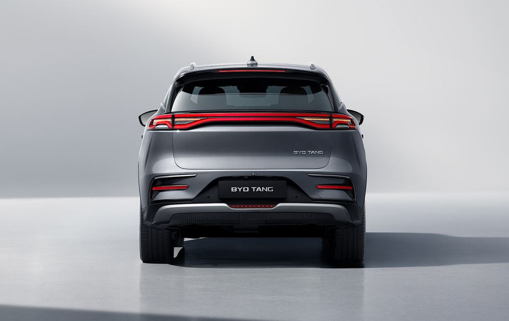 Le SUV électrique 7 places à traction intégrale Byd Tang affiche une autonomie jusqu'à 530 km