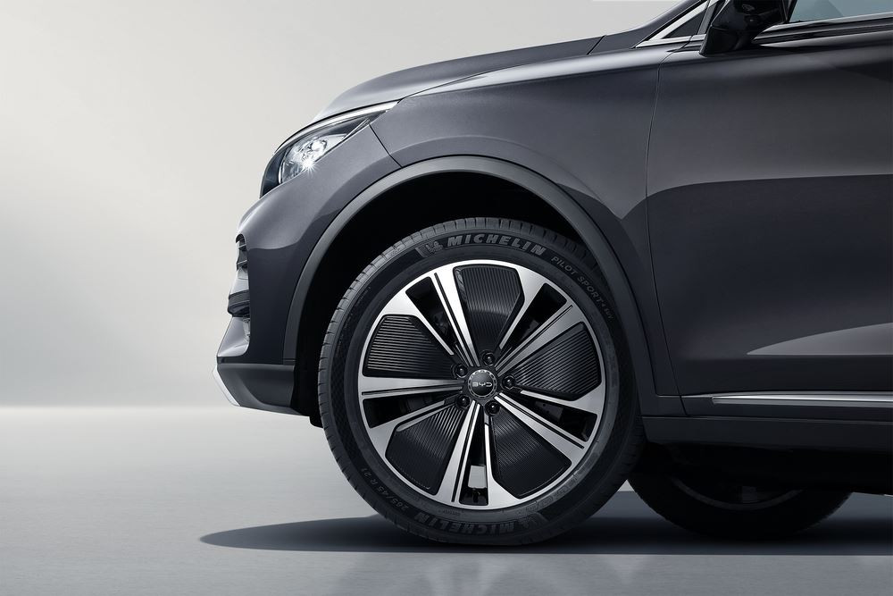 Le SUV électrique 7 places à traction intégrale Byd Tang affiche une autonomie jusqu'à 530 km