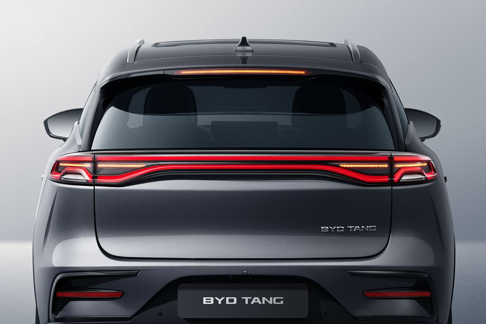 Le SUV électrique 7 places à traction intégrale Byd Tang affiche une autonomie jusqu'à 530 km