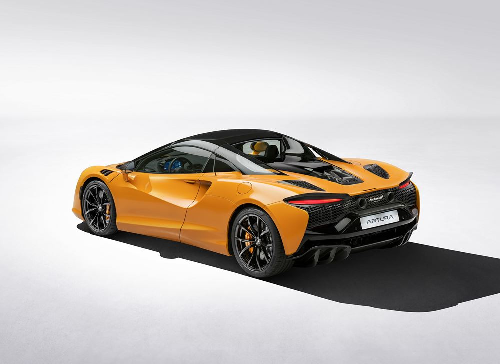 La supercar décapotable hybride McLaren Artura Spider développe 700 ch et 720 Nm de couple