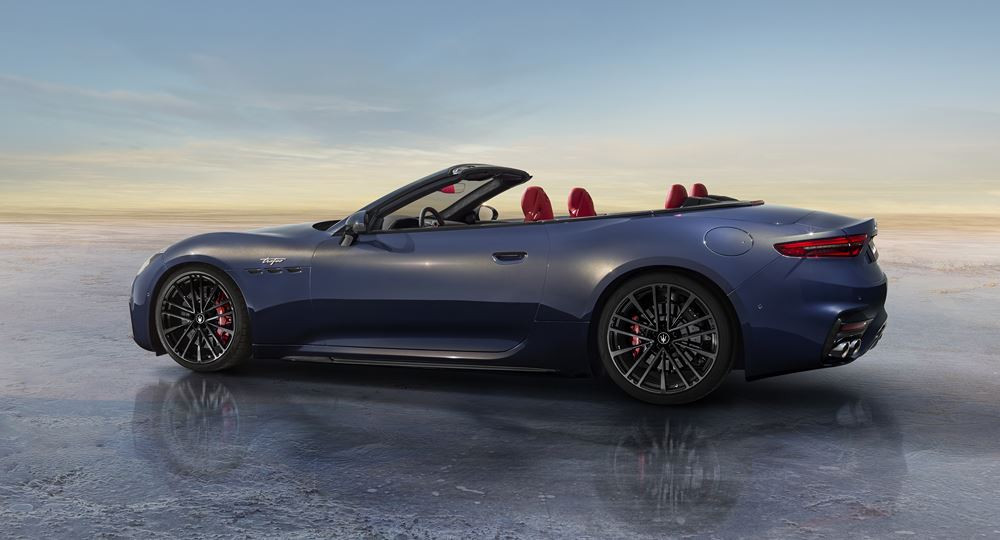 La Maserati GranCabrio affiche les performances d'une voiture de sport