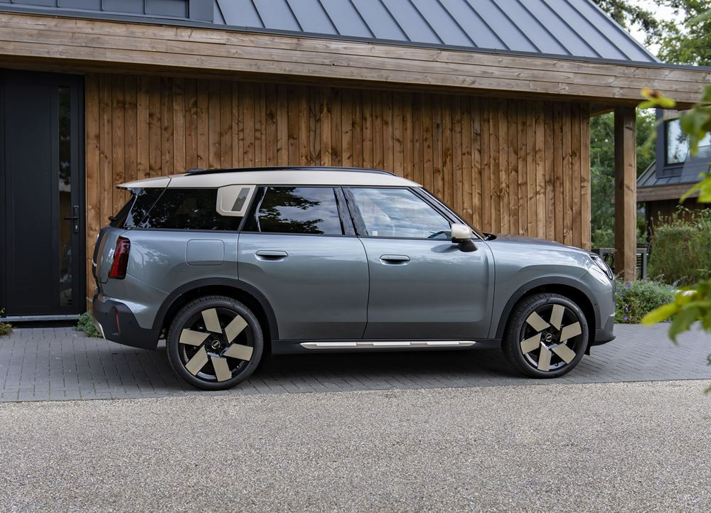 La troisième génération du Mini Countryman bénéficie d'une prestance améliorée