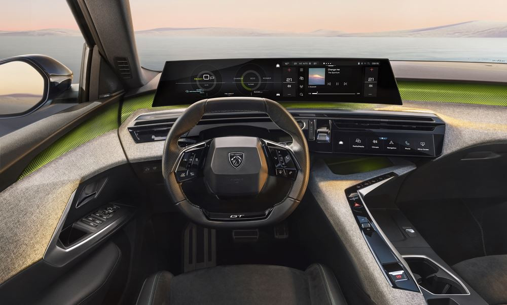 Le SUV électrique 7 places Peugeot E-5008 affiche une autonomie allant jusqu'à 660 km