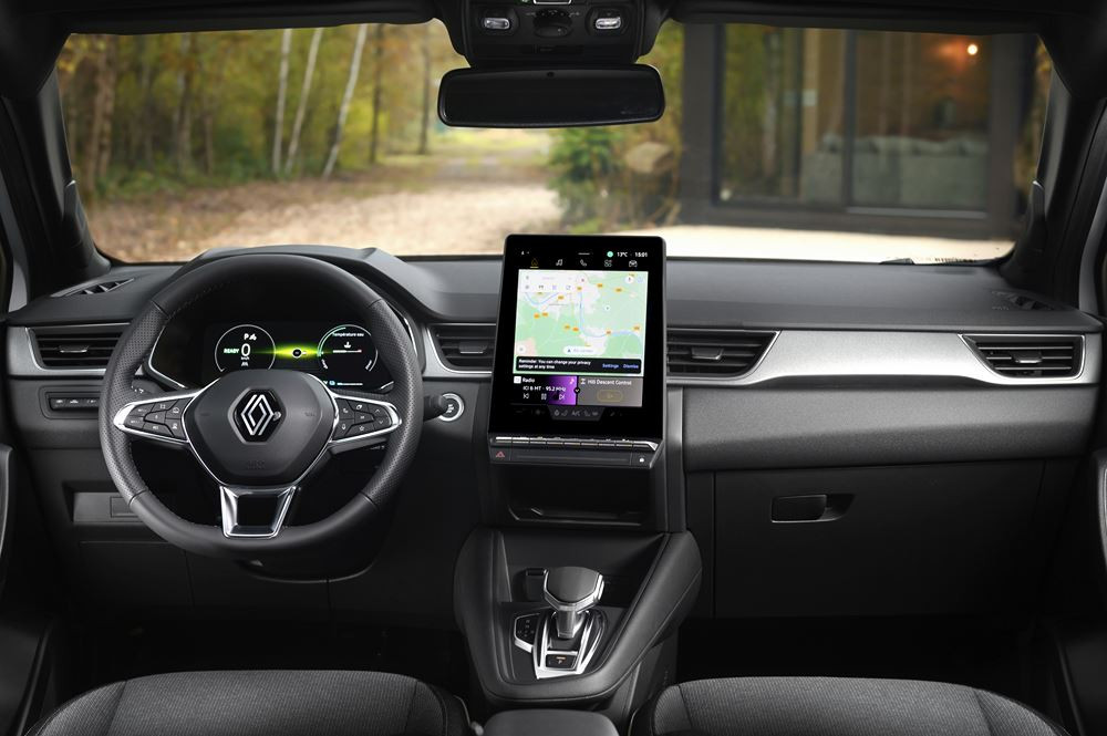 Le SUV urbain Renault Captur restylé affiche des lignes tendues et des détails précis