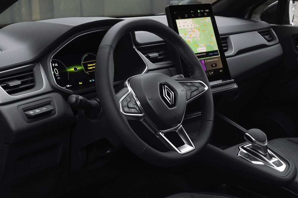 Le SUV urbain Renault Captur restylé affiche des lignes tendues et des détails précis