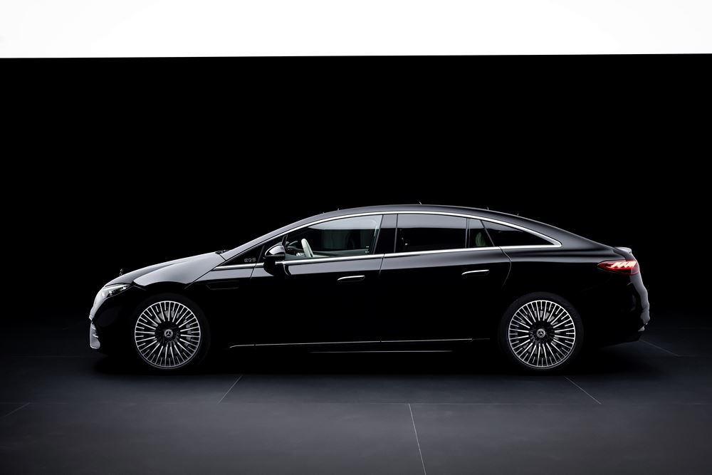 La grande berline électrique Mercedes-Benz EQS bénéficie d'améliorations