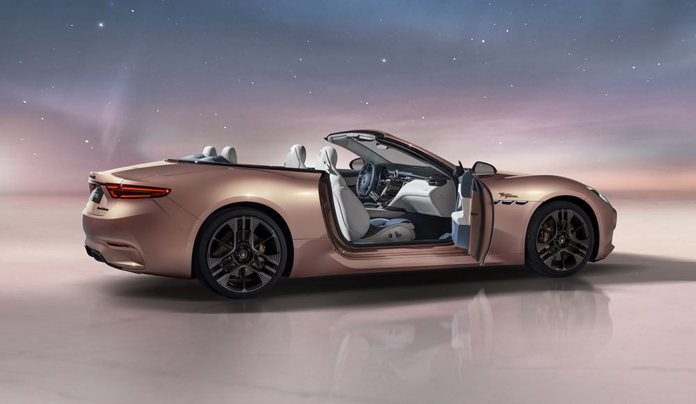 La Maserati GranCabrio Folgore adopte un système de propulsion électrique à batterie