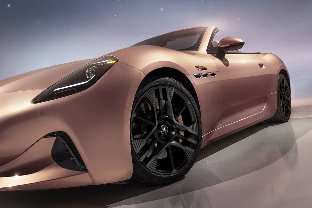 La Maserati GranCabrio Folgore adopte un système de propulsion électrique à batterie