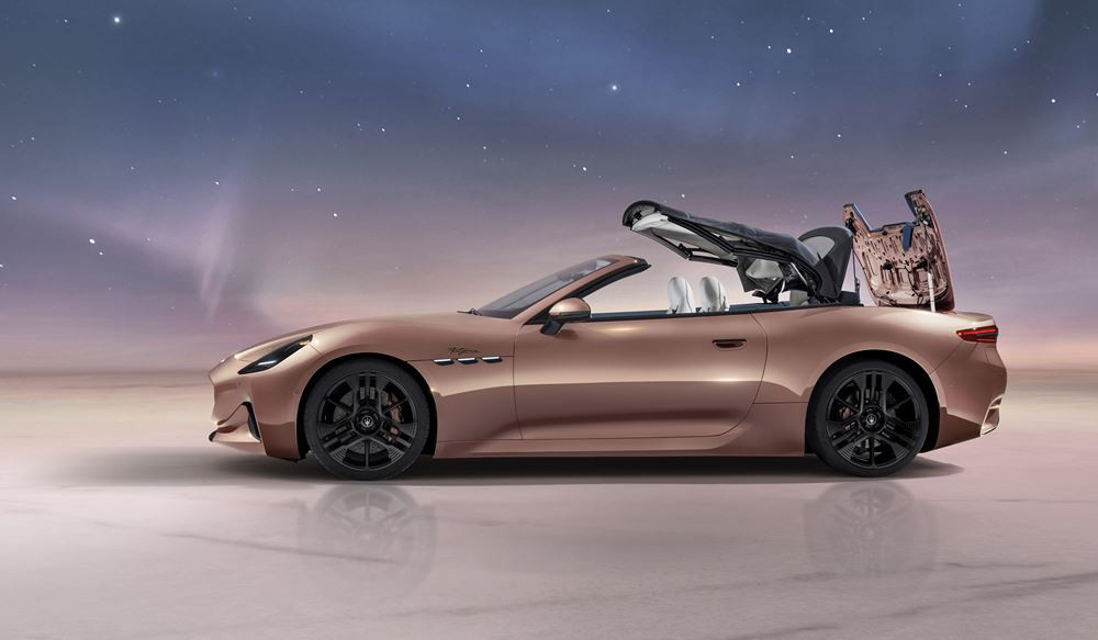 La Maserati GranCabrio Folgore adopte un système de propulsion électrique à batterie