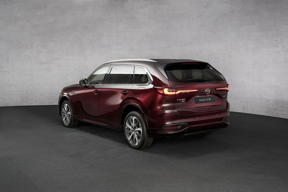 Le SUV Mazda CX-80 à trois rangées de sièges devient le porte-étendard de la marque en Europe