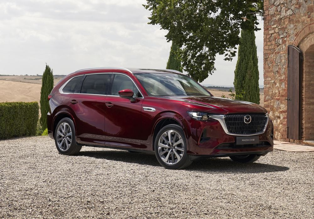 Le SUV Mazda CX-80 à trois rangées de sièges devient le porte-étendard de la marque en Europe
