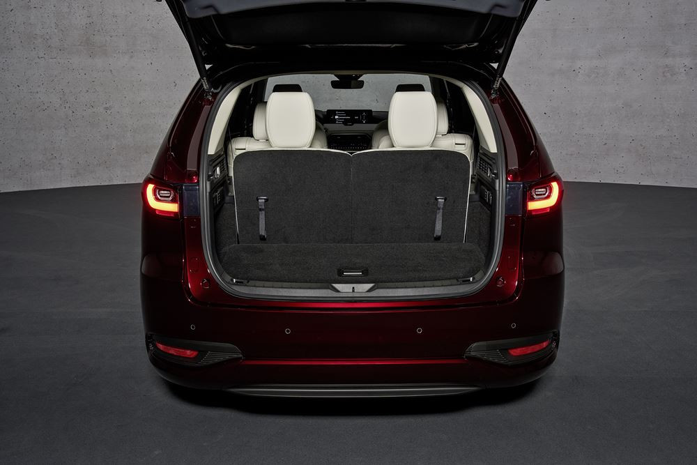 Le SUV Mazda CX-80 à trois rangées de sièges devient le porte-étendard de la marque en Europe