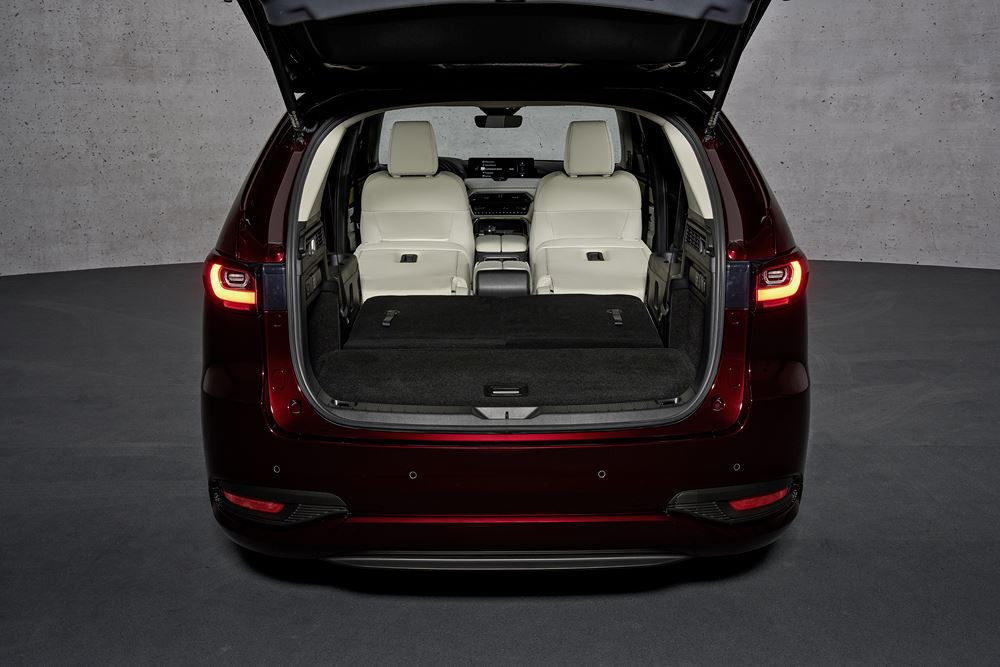 Le SUV Mazda CX-80 à trois rangées de sièges devient le porte-étendard de la marque en Europe