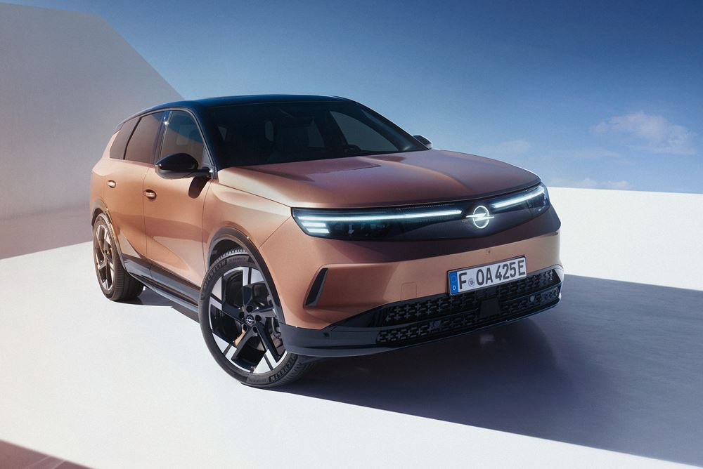Le SUV compact Opel Grandland reprend des éléments de design du concept Opel Experimental
