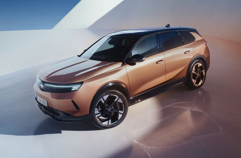 Le SUV compact Opel Grandland reprend des éléments de design du concept Opel Experimental