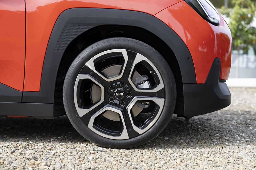 Le crossover électrique Mini Aceman de quatre mètres offre cinq sièges et un coffre de 300 litres