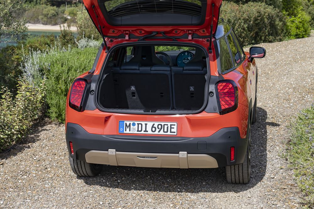 Le crossover électrique Mini Aceman de quatre mètres offre cinq sièges et un coffre de 300 litres