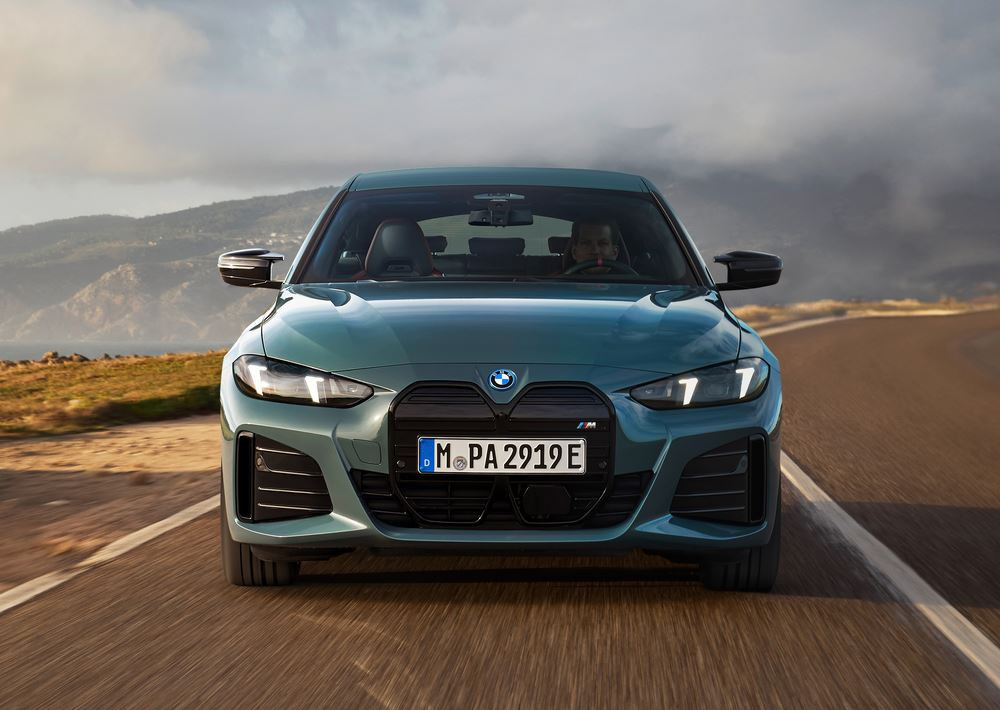 Le coupé à quatre portes électrique BMW i4 s'offre une mise à jour