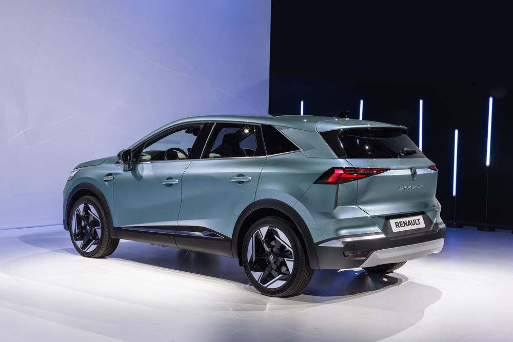 Le véhicule compact polyvalent Renault Symbioz revendique l'ADN des voitures à vivre