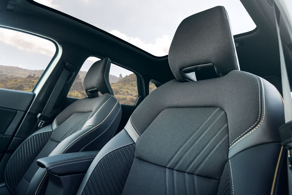 Le véhicule compact polyvalent Renault Symbioz revendique l'ADN des voitures à vivre