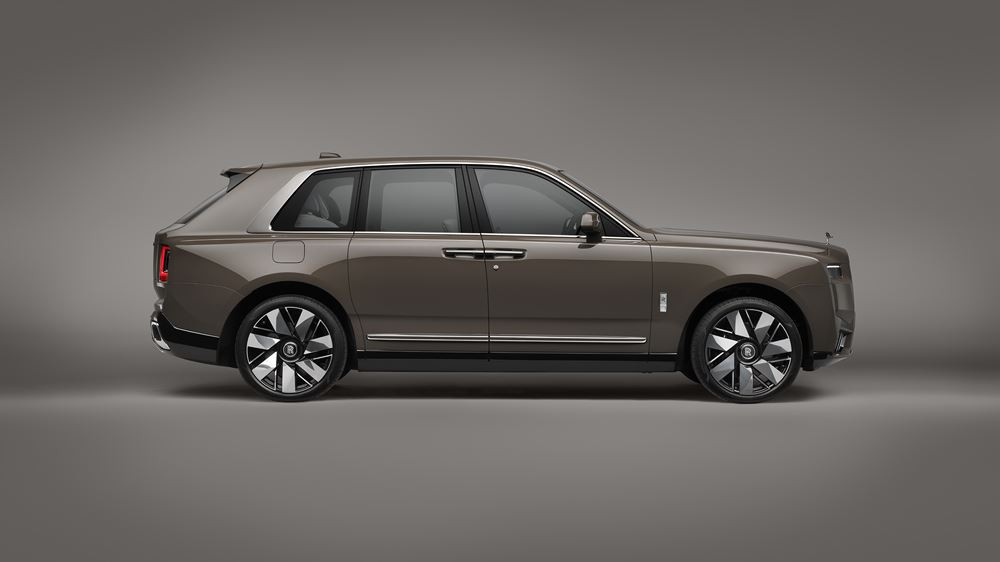 Le SUV Rolls-Royce Cullinan restylé répond à l'évolution des codes du luxe