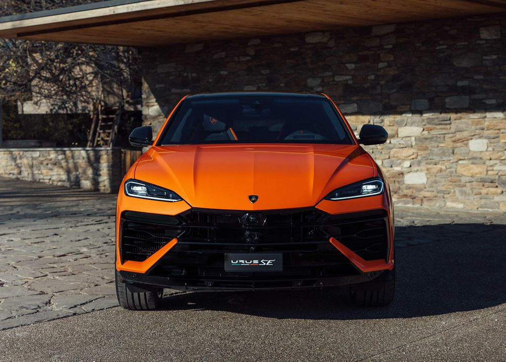 Le SUV Lamborghini Urus s'offre une mise à jour et une motorisation hybride rechargeable de 800 ch
