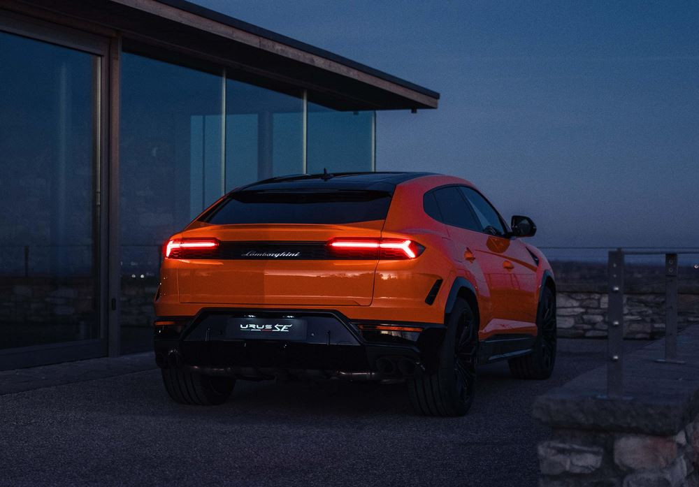 Le SUV Lamborghini Urus s'offre une mise à jour et une motorisation hybride rechargeable de 800 ch