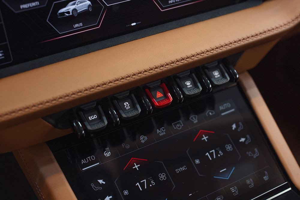 Le SUV Lamborghini Urus s'offre une mise à jour et une motorisation hybride rechargeable de 800 ch