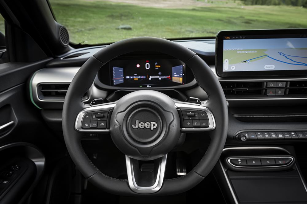 La Jeep Avenger 4xe embarque une transmission intégrale pour les terrains difficiles
