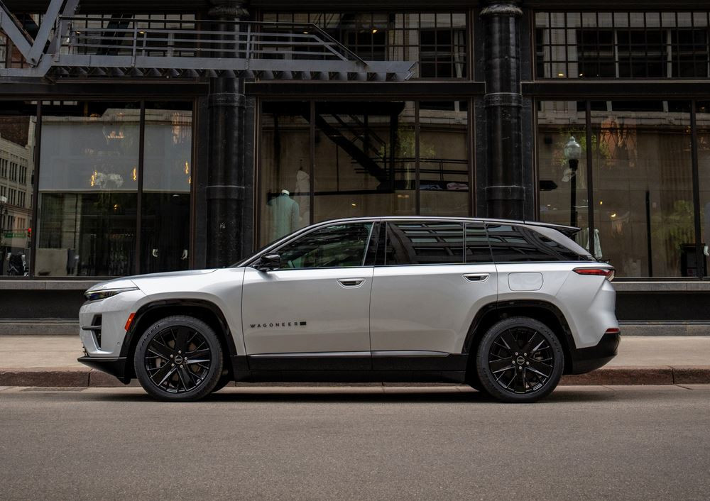 La Jeep Wagoneer S électrique affiche une autonomie d'environ 480 km