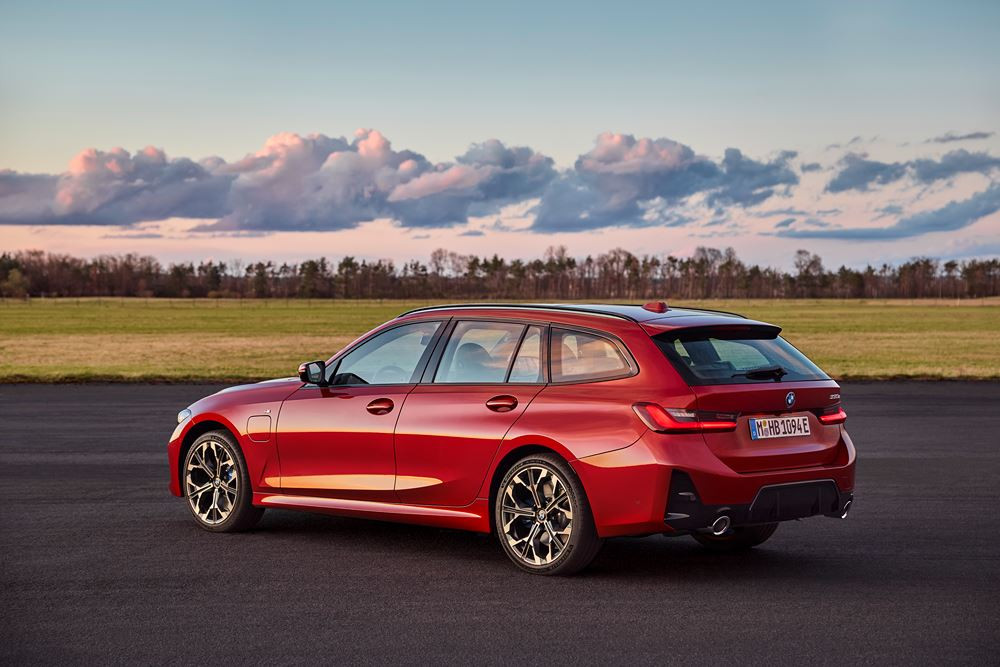La BMW Série 3 Touring reçoit une deuxième mise à jour de la technologie et du design