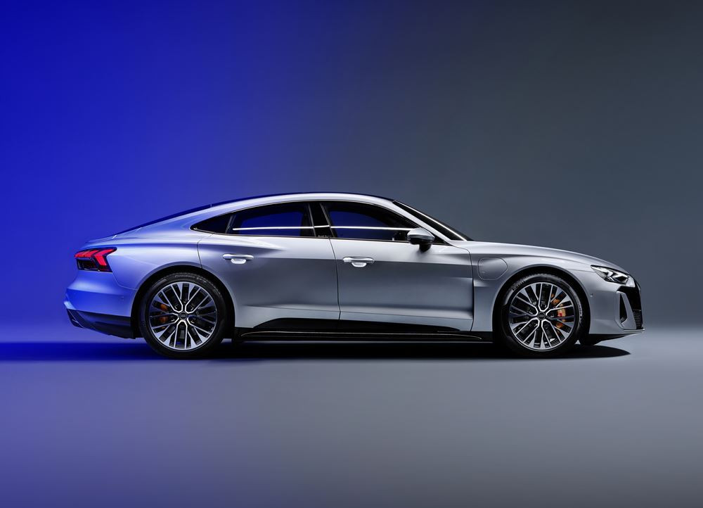 La berline sportive électrique Audi e-tron GT bénéfice d'une mise à jour