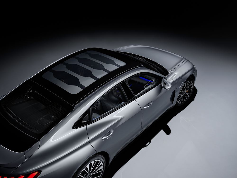 La berline sportive électrique Audi e-tron GT bénéfice d'une mise à jour