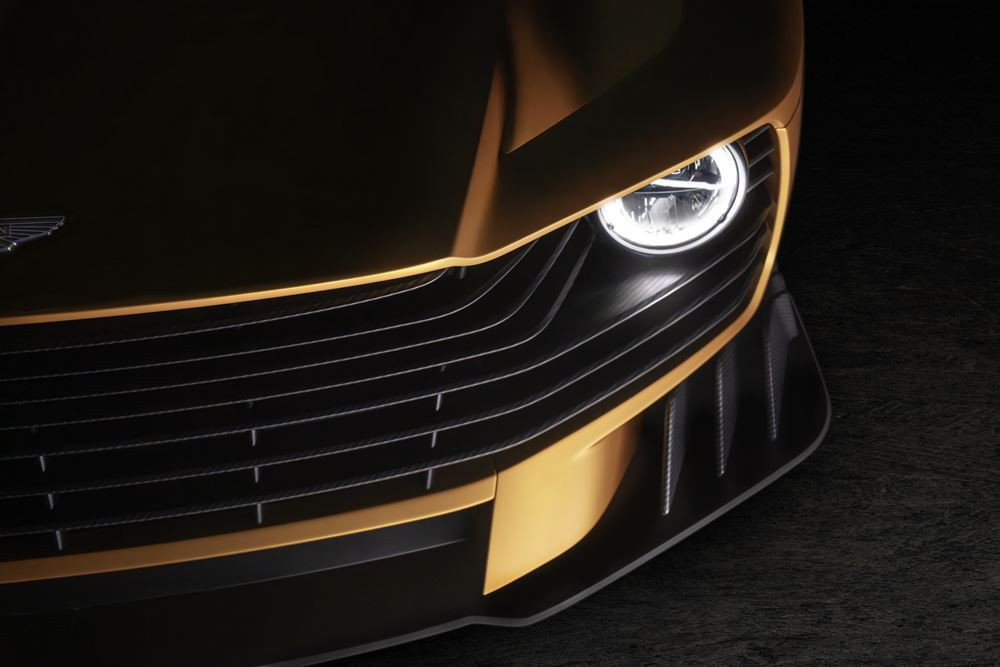 La supercar Aston Martin Valiant embarque un bloc V12 de 745 ch