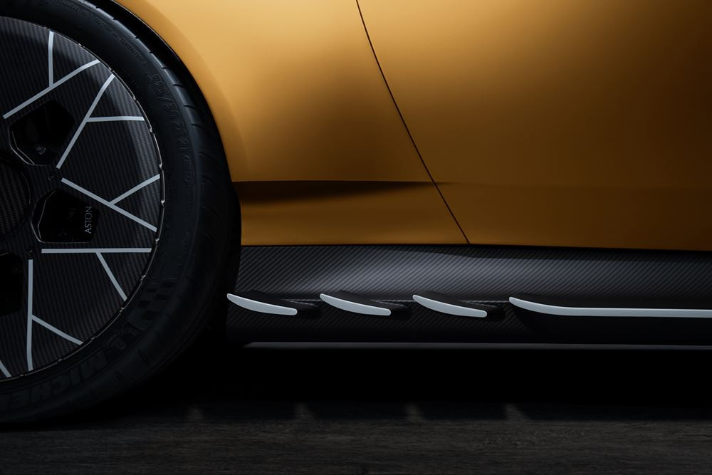 La supercar Aston Martin Valiant embarque un bloc V12 de 745 ch