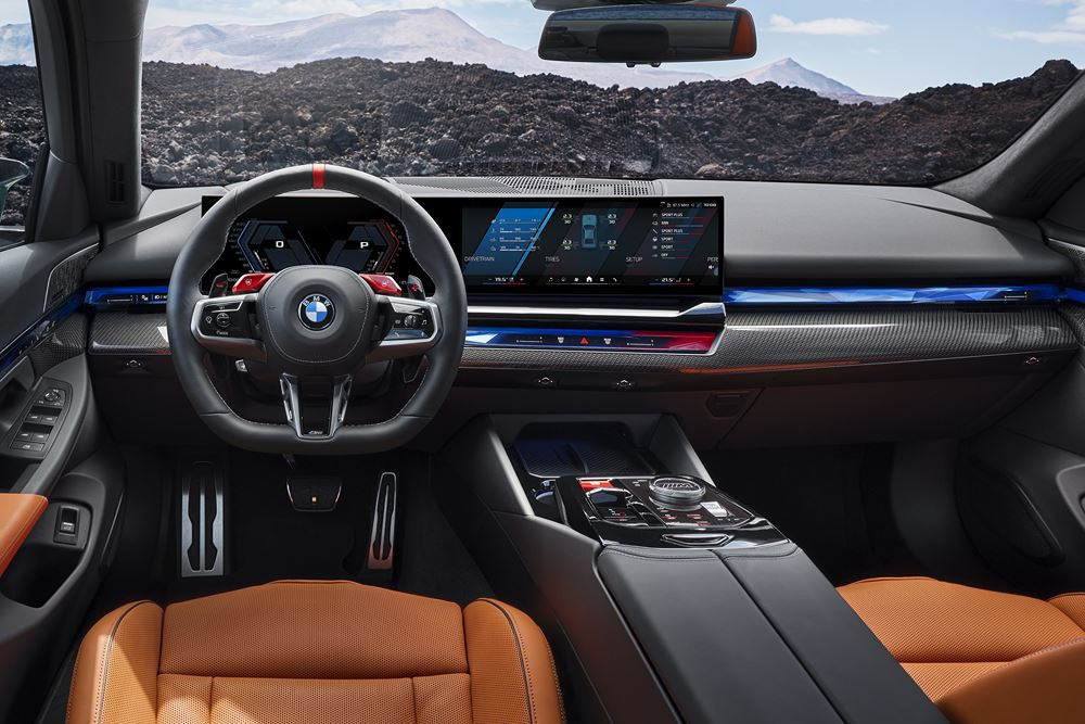La berline hautes performances électrifiée BMW M5 embarque une motorisation M Hybrid de 727 ch