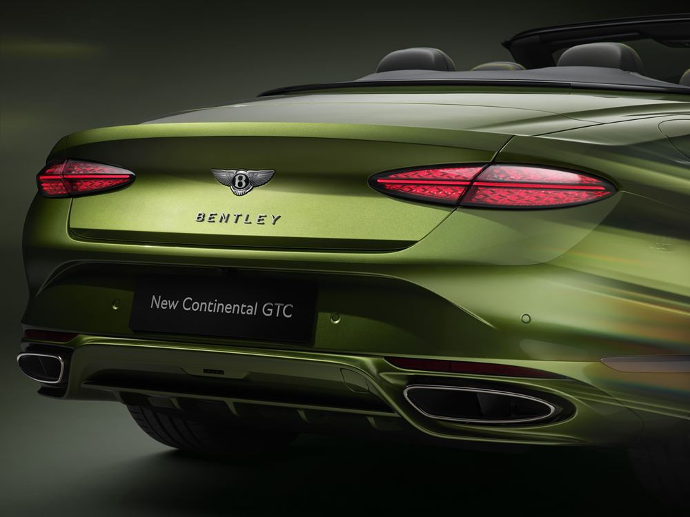 Le cabriolet Bentley Continental GTC Speed embarque un groupe motopropulseur hybride de 782 ch