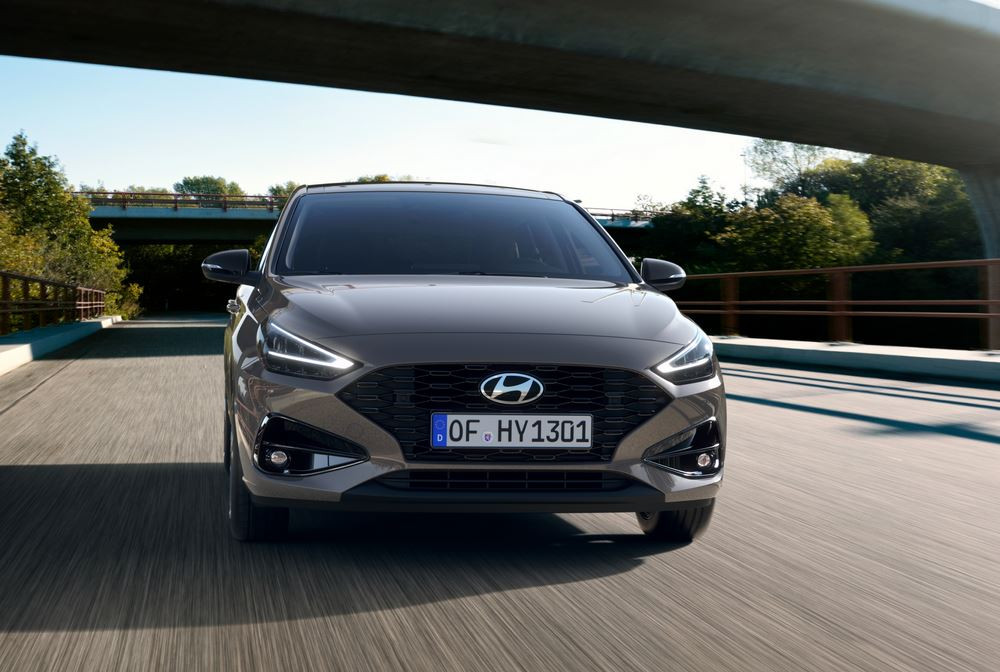 La berline compacte Hyundai i30 restylée bénéficie d'un design très légèrement modernisé