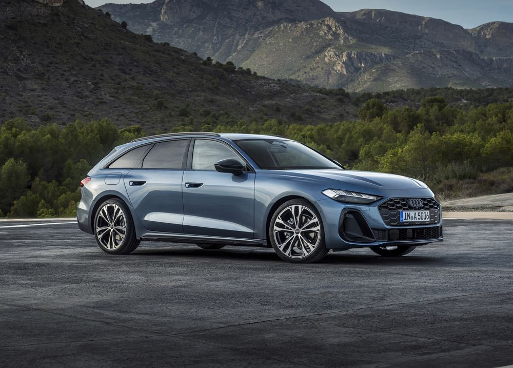 L'Audi A5 Avant affiche une ligne de toit dynamique qui recouvre une lunette arrière plate