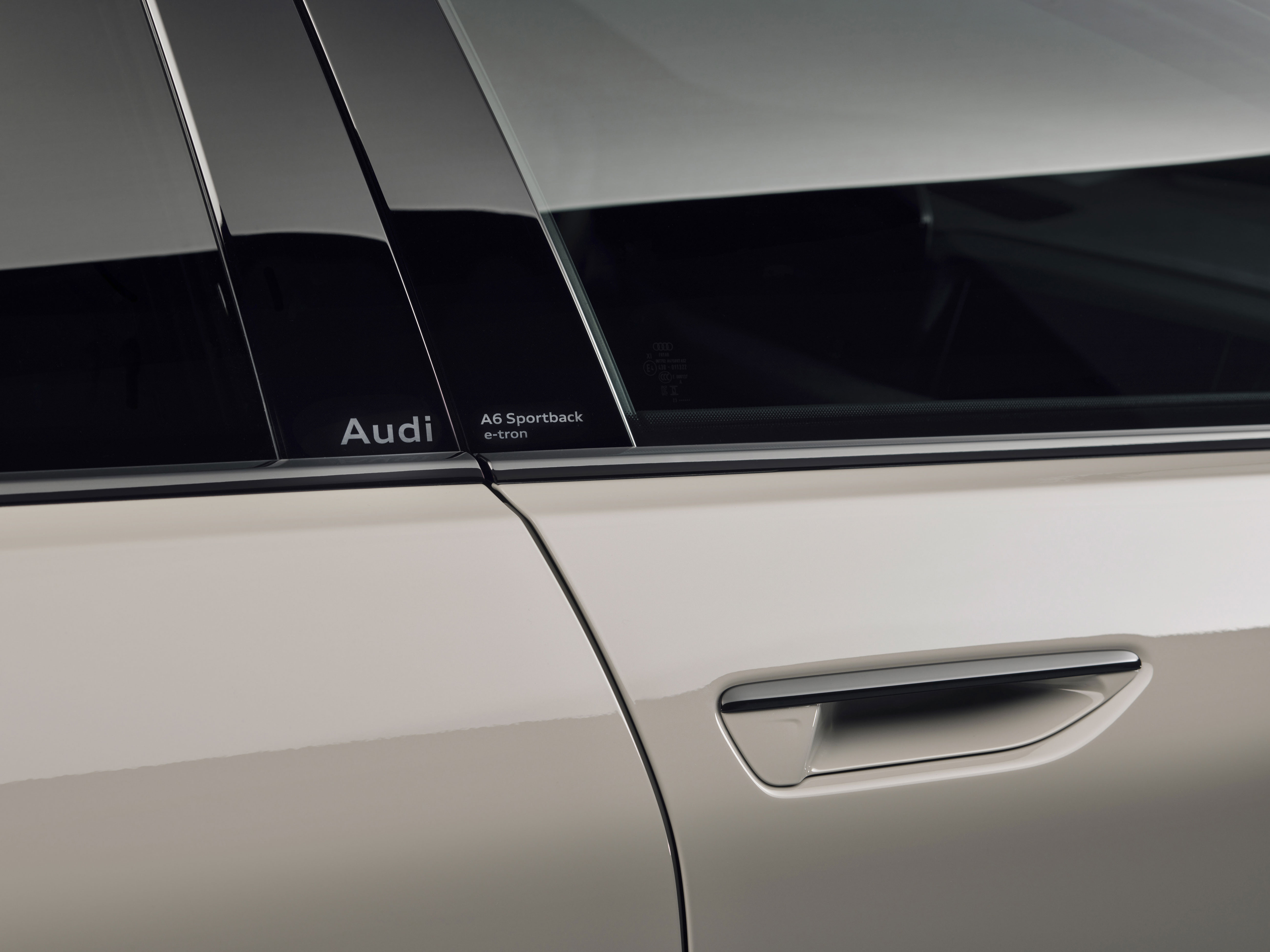 La grande routière Audi A6 Sportback e-tron affiche la nouvelle philosophie de design d'Audi