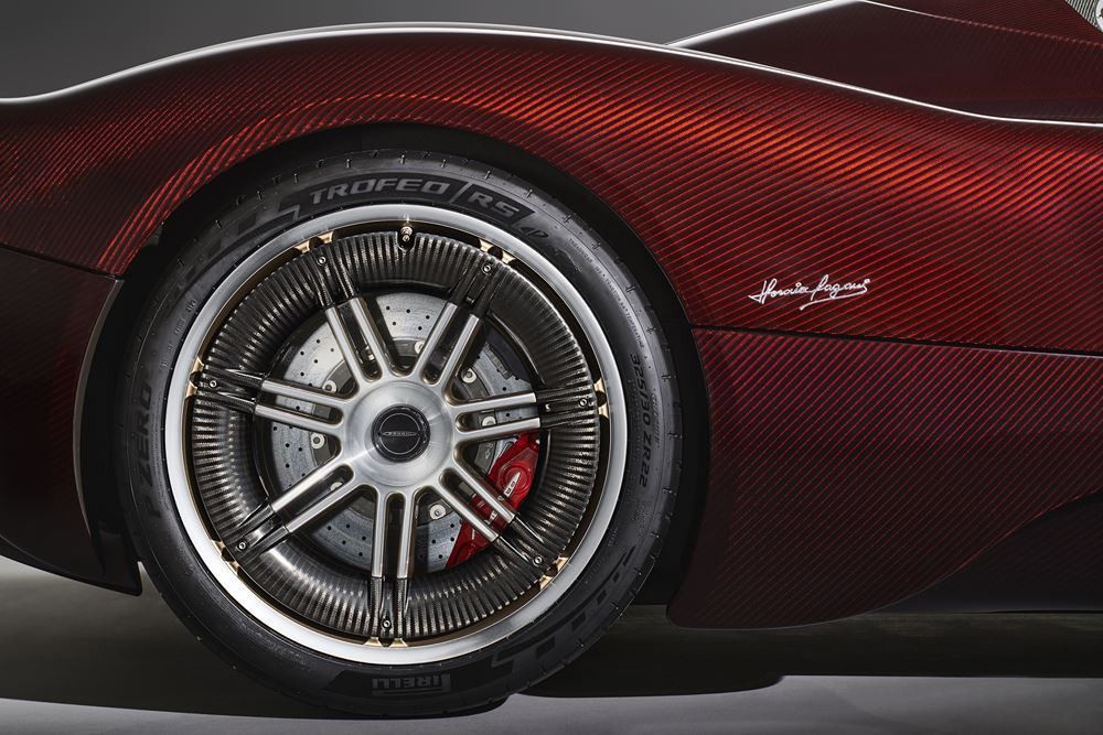 L'hypercar Pagani Utopia Roadster embarque un V12 biturbo Mercedes-AMG 6 litres de 864 ch